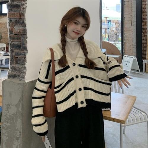 2020 autumn loose V-neck black and white stripes outer long-sleeved knitted simple and fashionable cardigan sweater