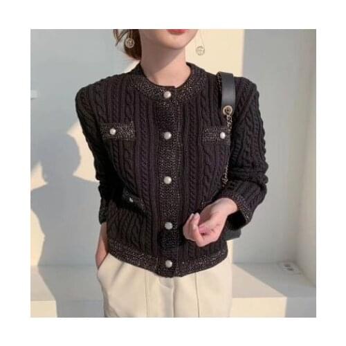 2020 autumn and winter retro short pearl buttons Western style wild knitted cardigan small jacket female trend