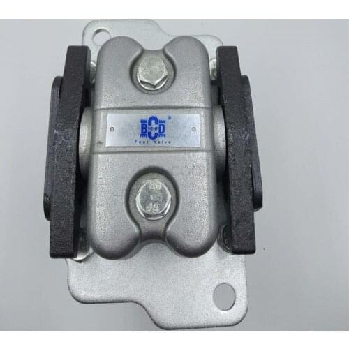 For Komatsu excavator PC120-6/7/8 PC200-5/6/7/8 walking foot valve pilot valve assembly high quality accessories free mail