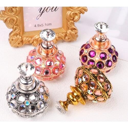 1 Set Magnetic Nail Tips Practice Training Display Stand Luxury Crystal Holder Alloy False Nails Showing Shelf Manicure Tools