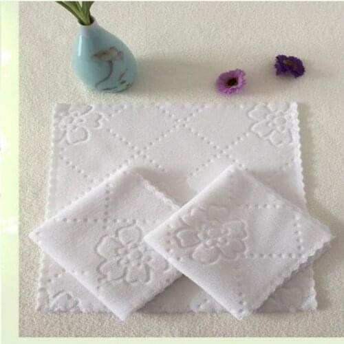 Ultrasonic Cut Edge Lace Square White Napkin Wmbossed Fiber Wipes Handkerchief Disposable Supplies for Hotel Restaurant