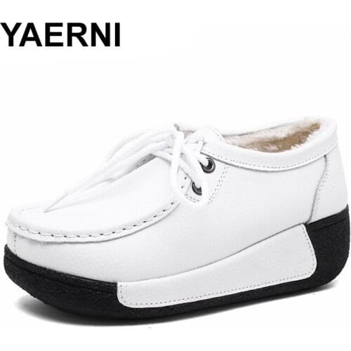 YAERNI New Winter Shoes Genuine Leather Womens Flat Platform Shoes Casual Womens Loafers Plush Womens Slip-on Sneakers for Women