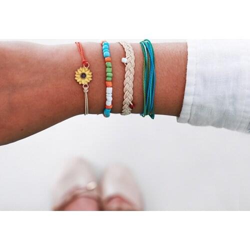 HI MAN 4 Pcs/Set Punk Mixed Acrylic Beaded Lotus Hand-Woven Bracelet Women Simple Creative Friendship Gift Jewelry