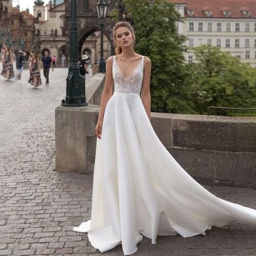 V-neck Sheer Bodice Ivory Elegant A-line Wedding Dress Open Back Sweep Train Bridal Dress vestido de novia encaje