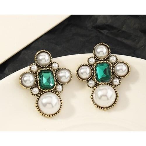 Vintage Chic Imitation Pearl Exaggerate Stud Earrings Brincos Bijoux For Women Fine Fashion Green Crystal Earrings Party Jewelry