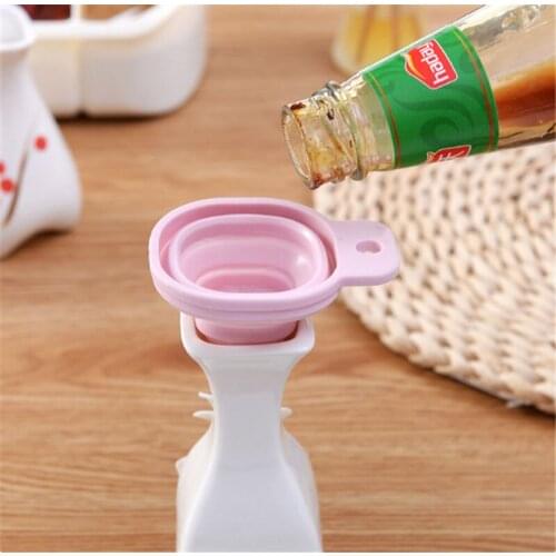 1pcs Mini Foldable Funnel Silicone Collapsible Funnel Folding Portable Funnels Be Hung Household Liquid Dispensing Kitchen Tools