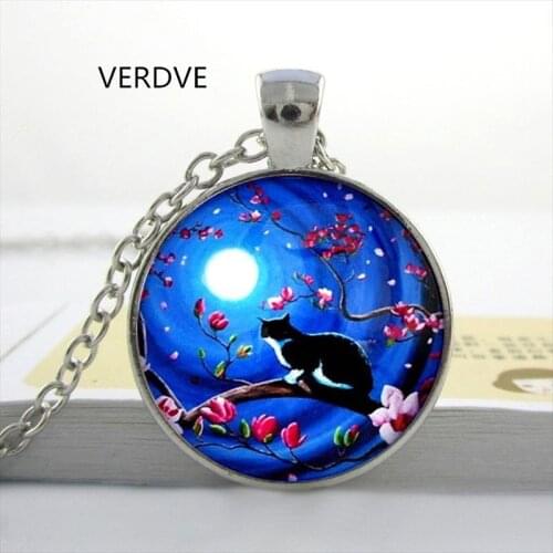 2019 new Glass Cabochon Round Blue Moon and Glass Necklaces Cat Galaxy Round Crystal Pendant Necklace