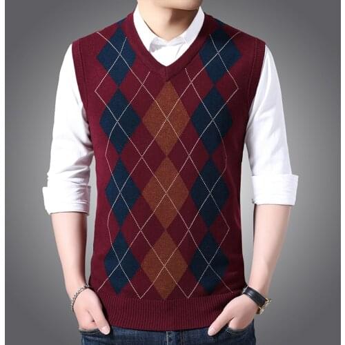 New Fashion Brand Sleeveless Sweater Mens Pullover Vest V Neck Slim Fit Jumpers Knitting Patterns Autumn Casual Clothing Men