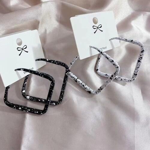 Woman Korean Version of The new Fashion Letter Earrings Wild Rhinestone Earrings Super Fairy Net Red Silver Needle Earrings