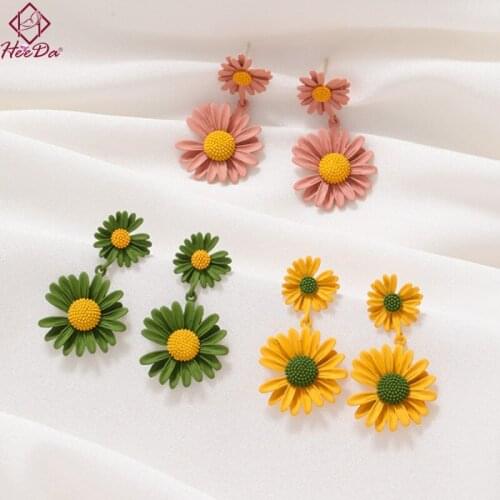 2020 New Arrival Summer Sweet Daisy Stud Earrings Women Korean Graceful Joker Ear Accessories 925 Silver Needle Ear Nail