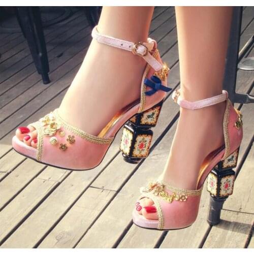 Fashion Design Strange Style Square Heel High Heel Sandals Best Quality Girl Sandals Sexy Lady Party Shoes Wedding Shoes