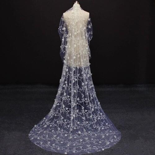 Women Wedding Bridal Tulle Veil with Comb Lace Flower Elegant Luxury Lady Chapel Veil One-layer Cut Edge Illusion Pleated Tulle