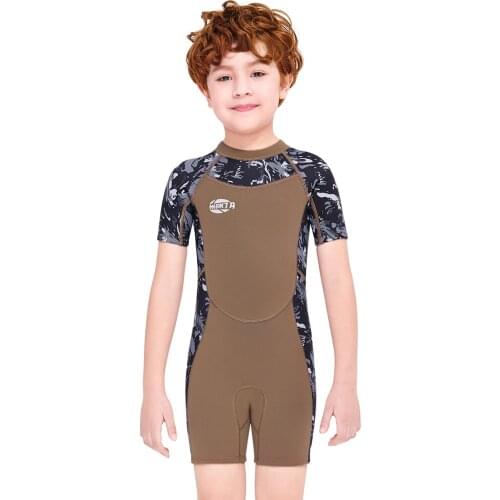 Boys One-Piece Diving Suit 2.5mm Thick Neoprene Wetsuits Keep Warm Kids Short Sleeves Shorts Children Snorkel Guards Swimsuit