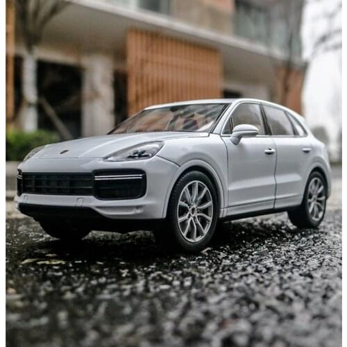 Welly 1/24 Scale Diecast Model Cars Birthday Gift Boy Keychain Alloy Static Display Adult Collection Toy Boutique Gift Box