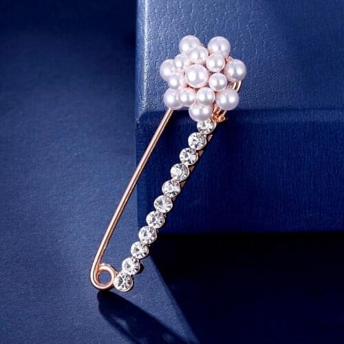 New classic Crystal pearl Brooch for Women Gold Color Fashion Wild Paper Clip Suit Clothes Scarf Badge Pin Brooches Jewelry gift