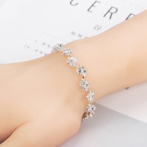 European And American Fashion Simple Personality Niche Retro Temperament With Jewelry Hollow Rhinestone Flower Bracelet Women