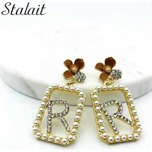 Charm Flower Letter R Hollow Rectangle Drop Earrings For Women Fresh Pearl Rhinestone Gold Color Earrings Wedding Gifts Jewelry