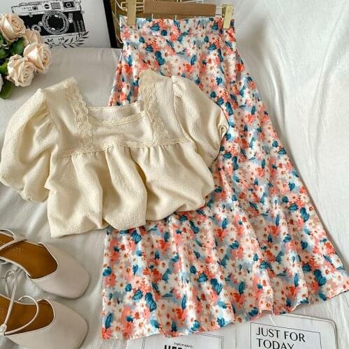 Suit Women 2021 Summer New French Square Collar Puff Sleeve Short Sleeve + Floral Skirt Two-piece Suit