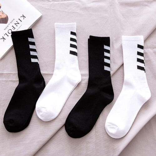 Fashion Men Sport Socks Long Sox Cotton Black White Stripe Pattern Sports High Skateboard Street Style Breathable Sox 1Pair