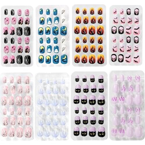 24Pcs/Lot Children Halloween False Nail Tips Fire Full Cover Kid Glue Self Fake Nail Art for Girls DIY Manicure Tips Nails Decor