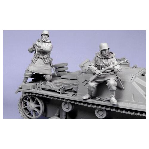 German resin soldier of World War II German soldier two-person kit model 1:35