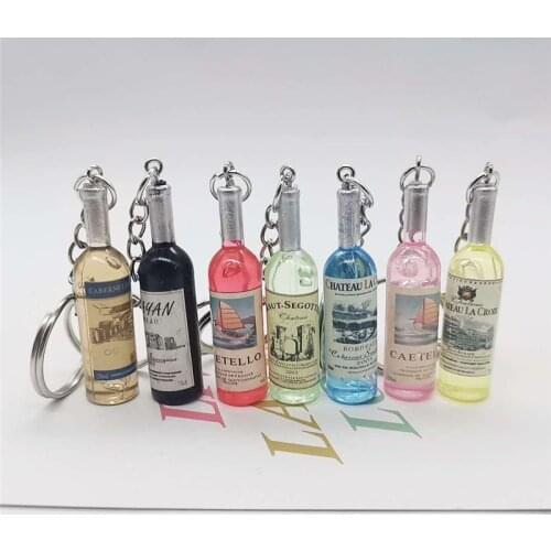 7Pcs/Lot Tiny Vintage Wine Bottle Key Chains Women Mens Key Ring Trinket Souvenirs Beer Keychain Party Jewelry Wholesale