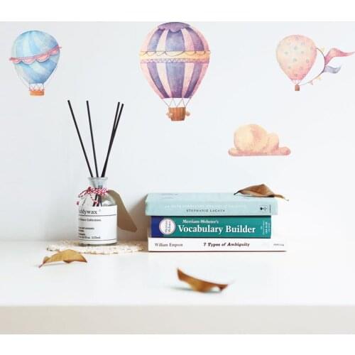 Creative Colorful Hot Air Balloon Backgroundsticker For Kids Baby Room Decor PVC Mural Stickers Nursery Stickers Home Wallpaper