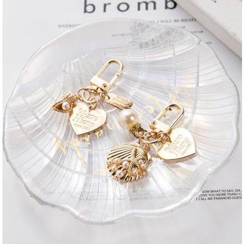 Cute Shell Conch Pearl Key Chains Love Shape Keychains Gold Color Rings Charm Car Keyring Holders For DIY Girls Bag Key Accessor