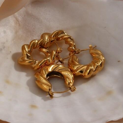 2021 New Watervale Twisted U Shaped Earring Chunky Stainless Steel PVD Plating Waterproof Gold Earrings For Women Jewelry