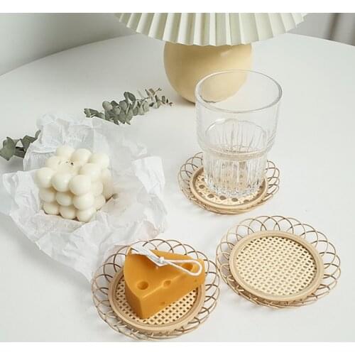 Hand Woven Rattan Coaster Drink Cupmats Table Placemates Retro Flower Shaped Coffee Coasters Candle Dessert Decoration Mat