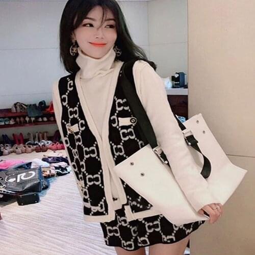 Fashion Black White Knitted Sleeveless Vest Top Wommen + Loose Casual Shorts Warm Two Piece Set New Elegant Soft Office Suit