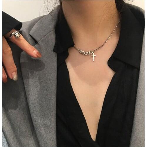 COWBREAD Retro Women Necklace Short Cross Sweater Chain Choker Simple Luxury Clavicle Blade Chain Necklace Jewelry Gift
