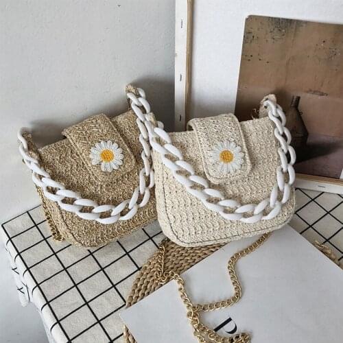 Korean Style Hot Selling Trendy Fashion INS Small Daisy Purse Summer Beach Girl Straw Woven Clutch Buckle Acrylic Chain Handbag