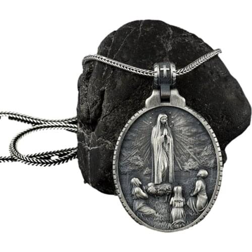 Virgin Mary Pendant Catholic Retro Necklace Christian Religious Accessories European and American Style Religious Necklace