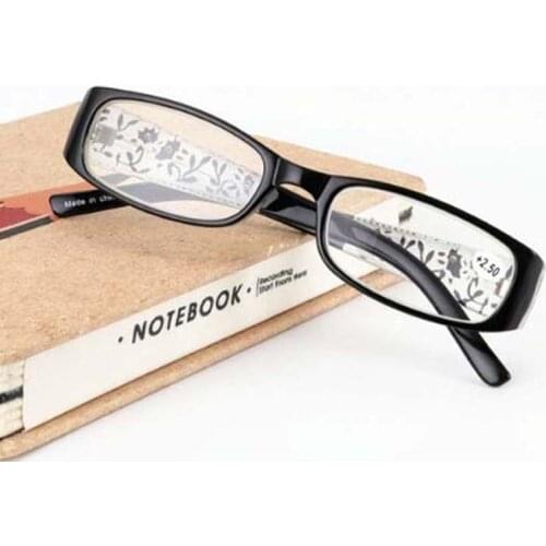 Classic ladies reading glasses fashion carved pattern studded reading glasses for the elderly