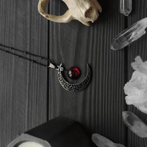 New Goth Crescent Moon Necklace Dark Style Red Moon Punk Pendant Wiccan Witch Style Amulet Halfmoon Luna Statement Jewelry Women