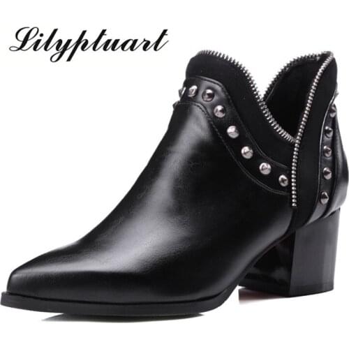 2019 new autumn and winter boots womens thick with pointed wild Korean version of bare boots high-heeled rivet short boots
