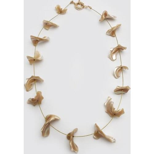 Bohemia Natural Shell Slice Statement Necklace Autumn Bib Africa Necklace Simple Handmade Jewelry Accessories for Women