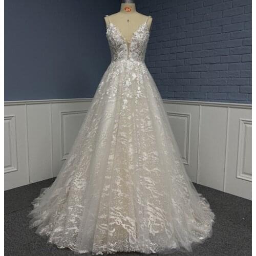 Modern Plunning Neckline Spaghetti Strap Floral Lace Wedding Dress Bridal Gown