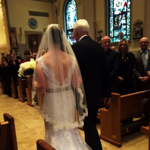 Short Wedding Veil with Partial Lace Elegant Bridal Veil with Comb White Ivory Veil for Bride Head Accessories