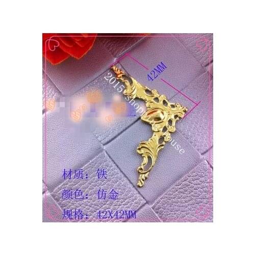 Wooden plane angle imitation gold wine gift box corner decorative accessories decorative floral tissue box