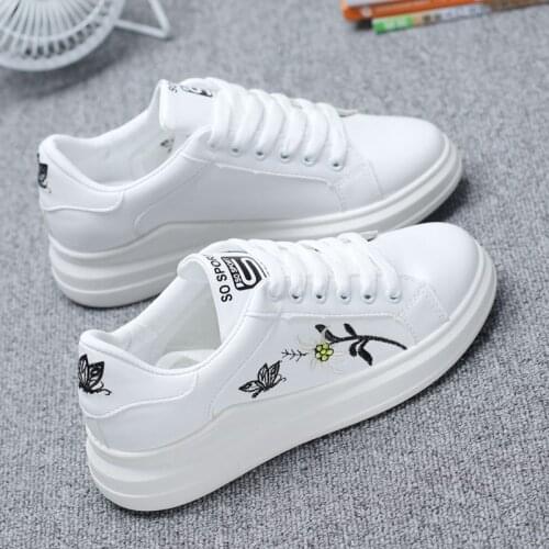 Women Casual Shoes New Spring Women White Shoes Fashion Embroidered Breathable Lace-Up Women Sneakers
