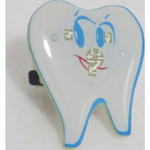 Dental simle Badge Dental clinic gift Tooth Type Shape Light Brooch Badge Dentist Hygienist Pin Accessories Adornment