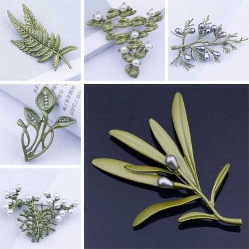 Green plant baking, lacquer, garland, orange blossom accessories, lilies, brooches