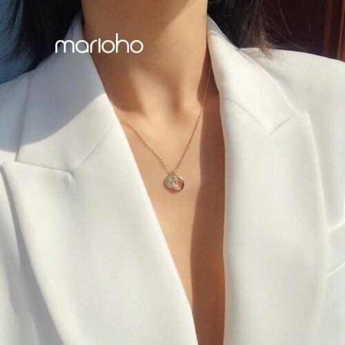 Womens Romantic Metal Gold Color Love Pendant Chokers Necklace Temperament Heart Shape Hollow Geometric Necklace Jewelry Party