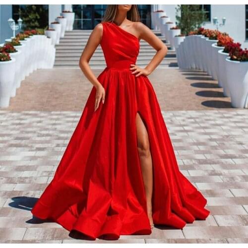 Elegant Long Red Satin Evening Dress with Slit A-Line Floor Length Zipper Back Pleated One Shoulder Formal Party Gowns for Women