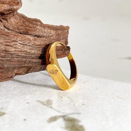 Monlansher Oval Carved Wildflower Daisy Ring for Women Gold Color Titanium Steel Rings French Minimalist Fashion Rings Jewelry