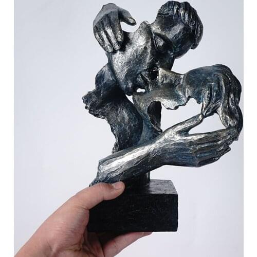 Retro Lovers Stattues Resin Vintage Valentine Statue Home Decoration Living Room Interior Decor Accessories Sculpture