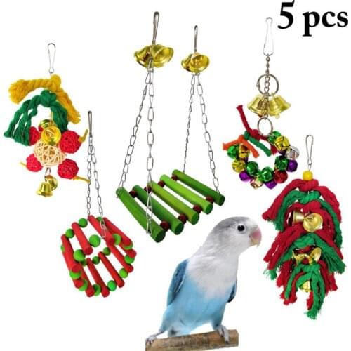5Pcs/Set Christmas Parrot Toys Creative Block Bird Chew Toy Parrot Hanging Toy With Bell Pet Supplies Bird Favors