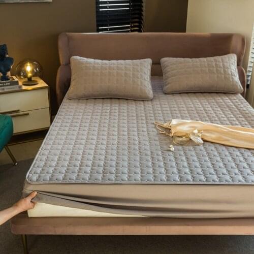 Plush Thicken Warm Mattress Cover Bed Cover Soft Crystal Velvet King Queen Quilted Bed Fitted Sheet not Including Pillowcase